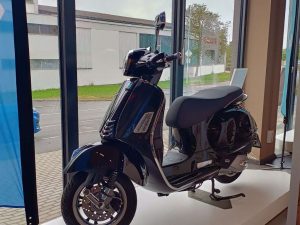 Vespa GTS 125 S (schwarz)-image
